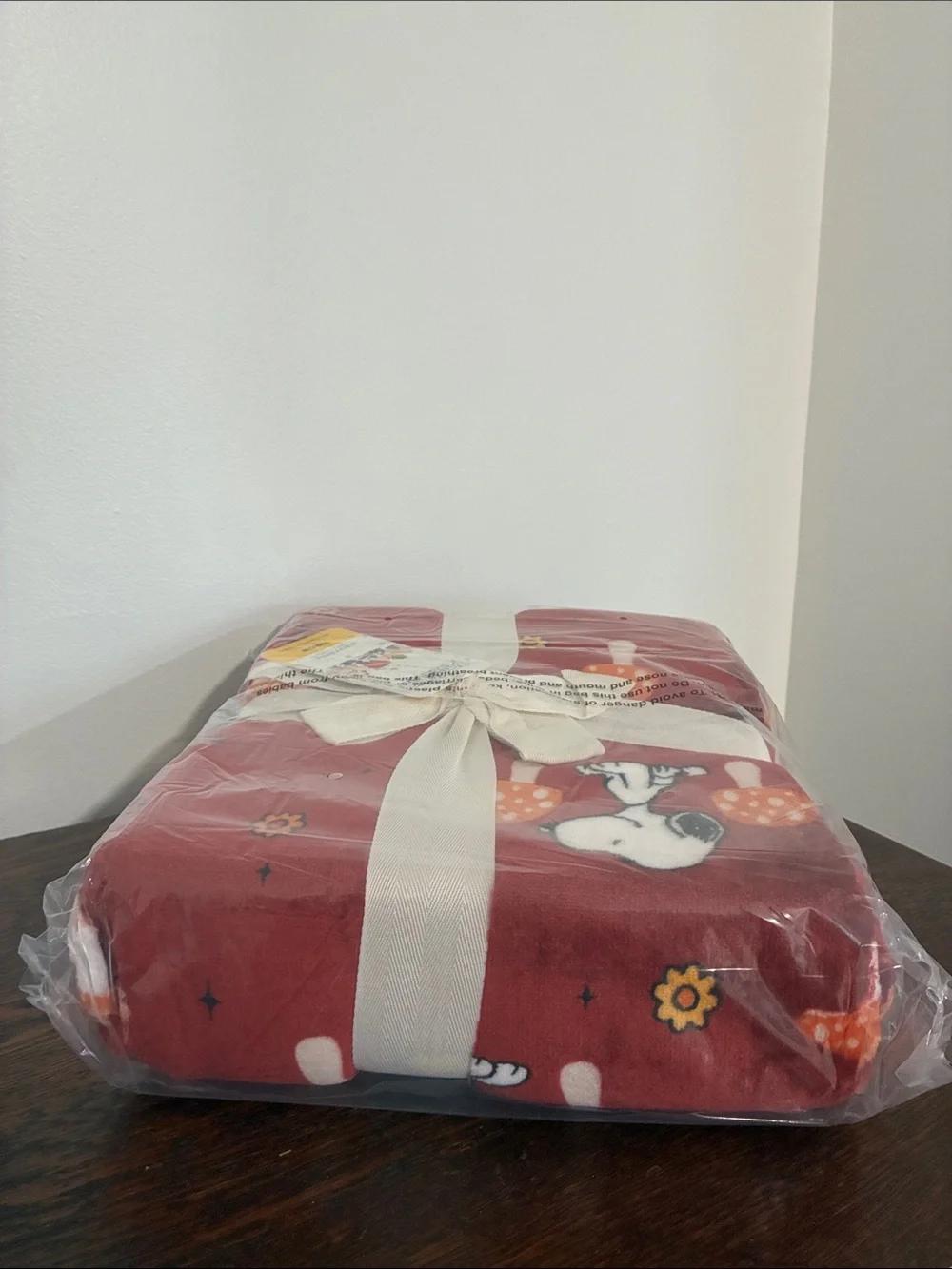 NWT-BERKSHIRE- Peanuts- Snoopy- Red Fall Mushroom VelvetSoft Blanket 55x70